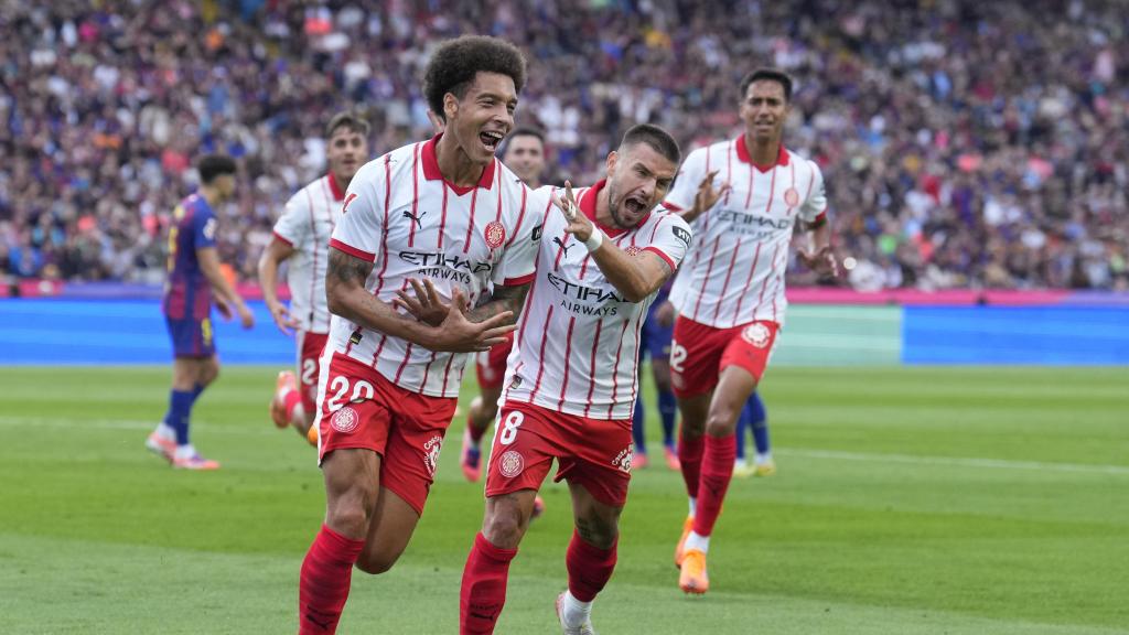 Axel Witsel festeja su golazo en el derbi Barça-Girona