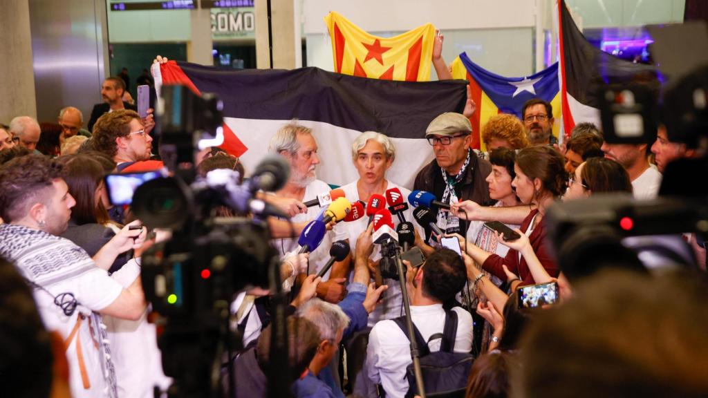 Ada Colau, en el aeropuerto de El Prat tras su participación en la Flotilla de Gaza