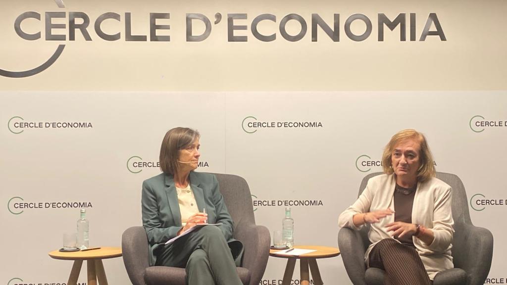 Cristina Herrero (d)  y Teresa Garcia-Milà en el debate del Cercle d’Economia