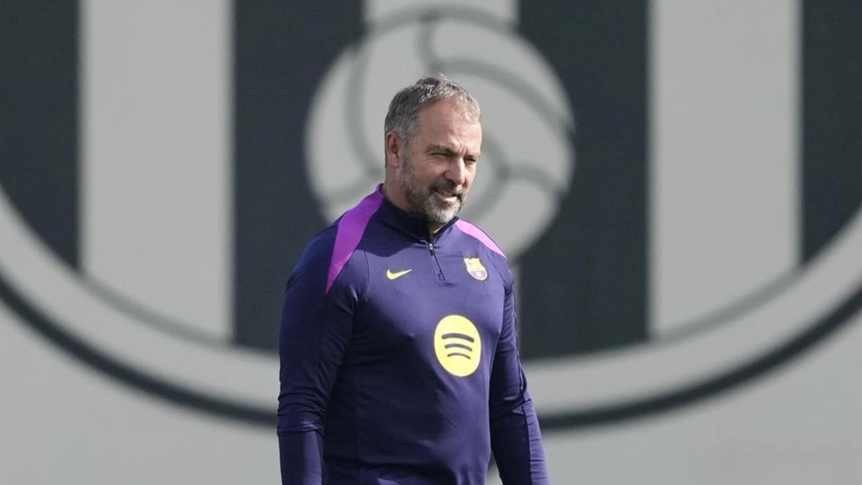 Flick, en el entrenamiento del Barça