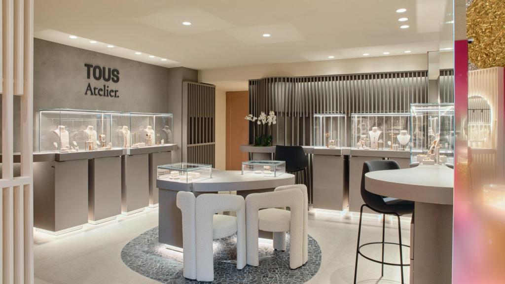 Interior de la nueva tienda Tous de Barcelona