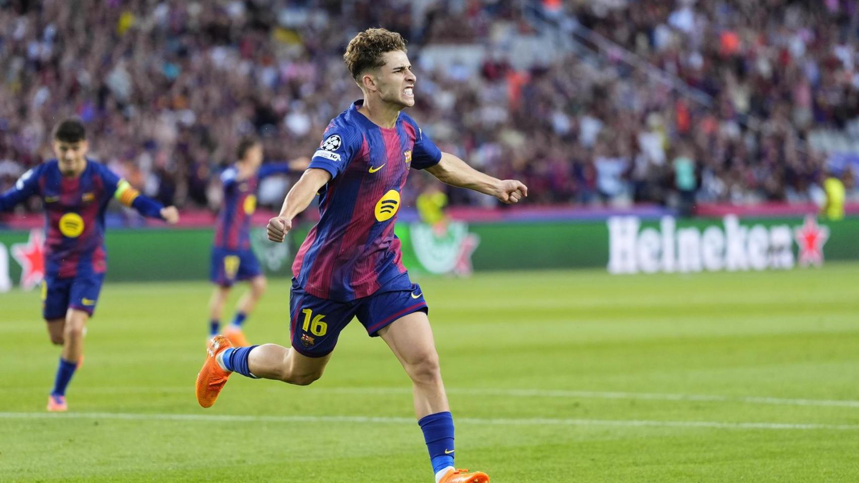 Fermín López celebra el primer gol del Barça al Olympiacos