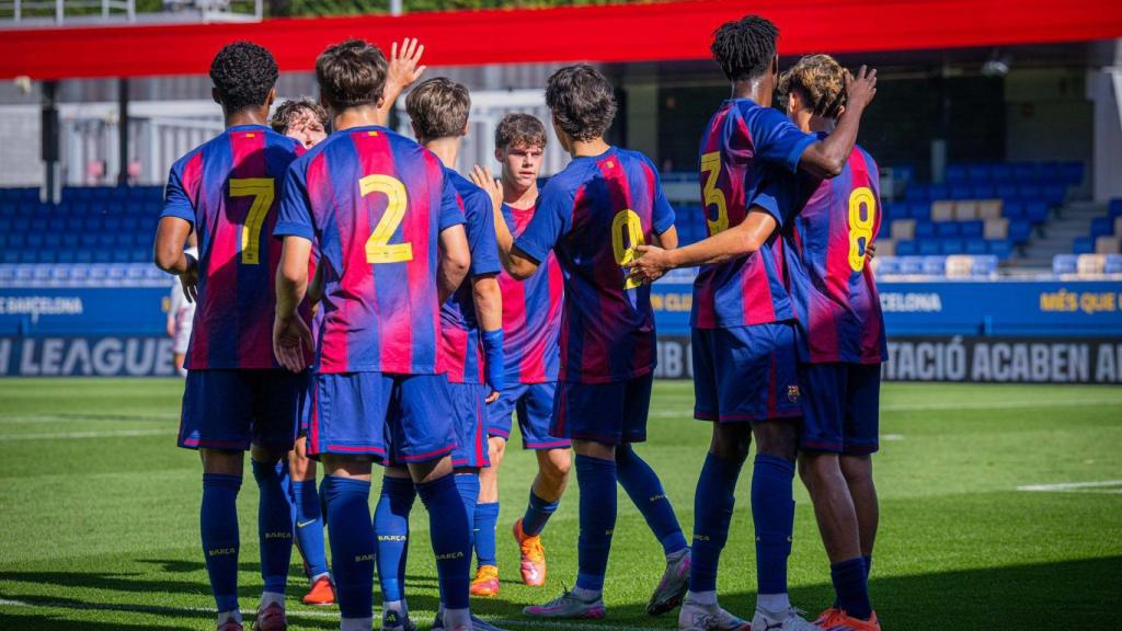 Els jugadors del Juvenil A del Barça celebren un gol contra l'Olympiacos a la UEFA Youth League