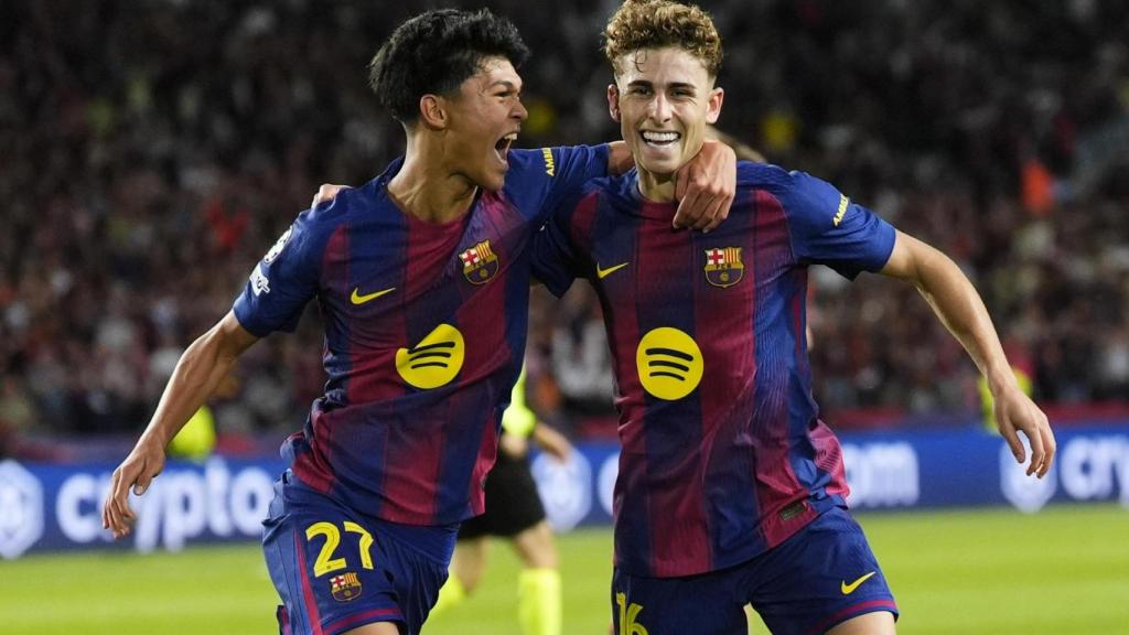 Dro se abraza con Fermín