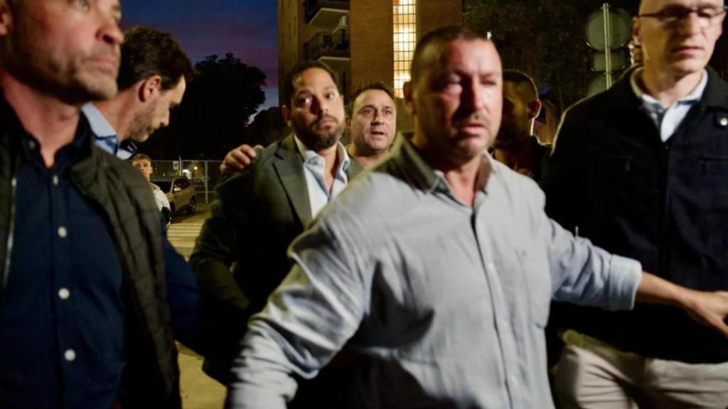 El diputado de Vox Ignacio Garriga, escoltado en Sabadell