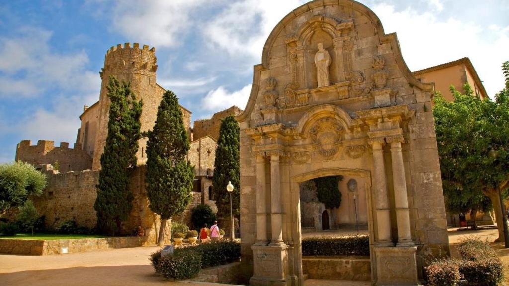 Portal de Sant Benet de Sant Feliu