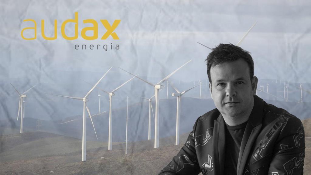 José Elías, máximo directivo de Audax, y un parque eólico