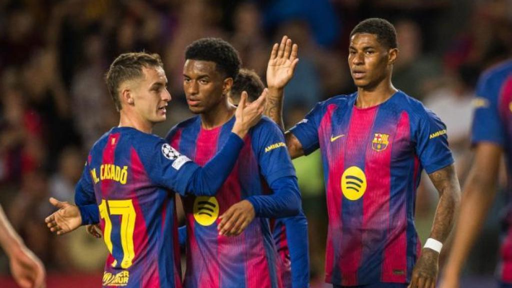 Los jugadores del Barça celebran un gol contra el Olympiacos en Montjuïc