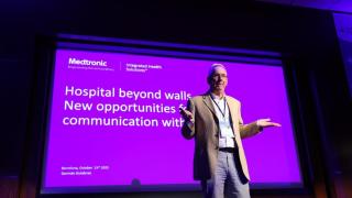 Germán Gutiérrez, director en Medtronic Iberica durante su ponencia en el International Congress on Health Communication, en el Hospital Vall d'Hebron