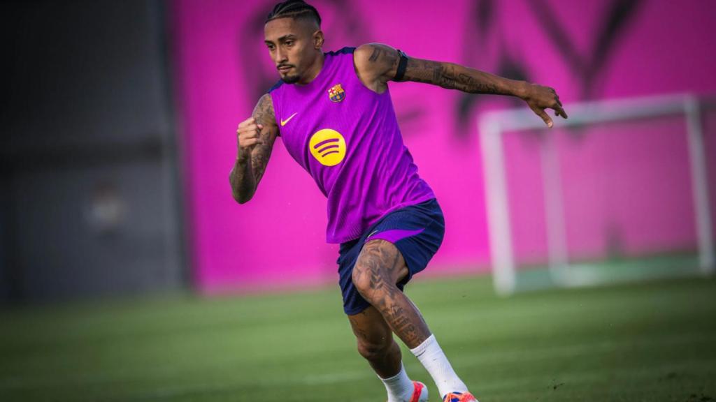 Raphinha, en un entrenamiento del Barça previo al clásico contra el Real Madrid