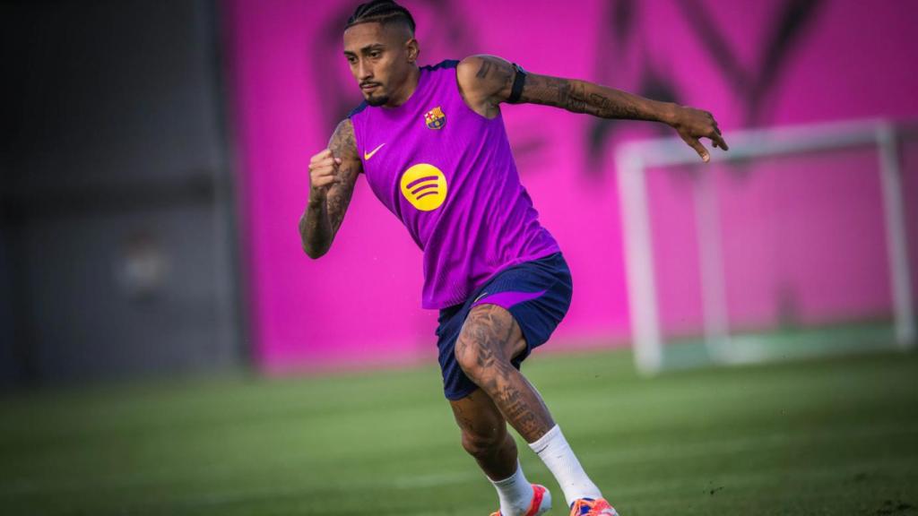 Raphinha, en un entrenamiento del Barça previo al clásico contra el Real Madrid