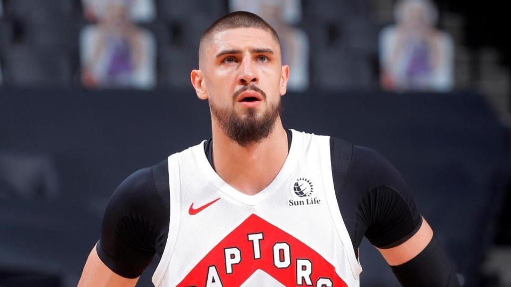 Alex Len, en un partido con los Toronto Raptors