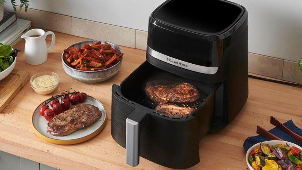 Esta es la freidora de aire Russell que todo hogar necesita para comer más sano por 60€