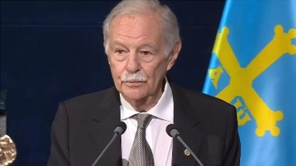 El escritor Eduardo Mendoza