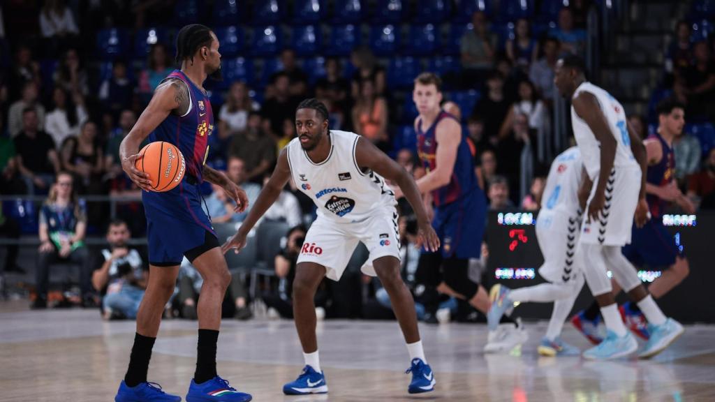 Kevin Punter inicia una possessió en el Barça de bàsquet-Río Breogán