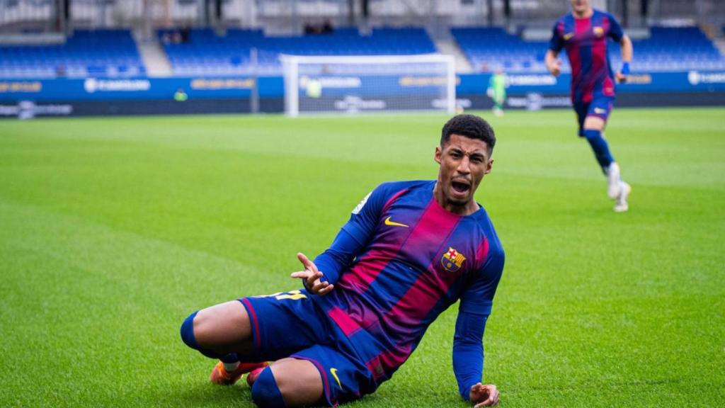 Óscar Ureña, pletórico con su doblete en el Barça B-UD Poblense