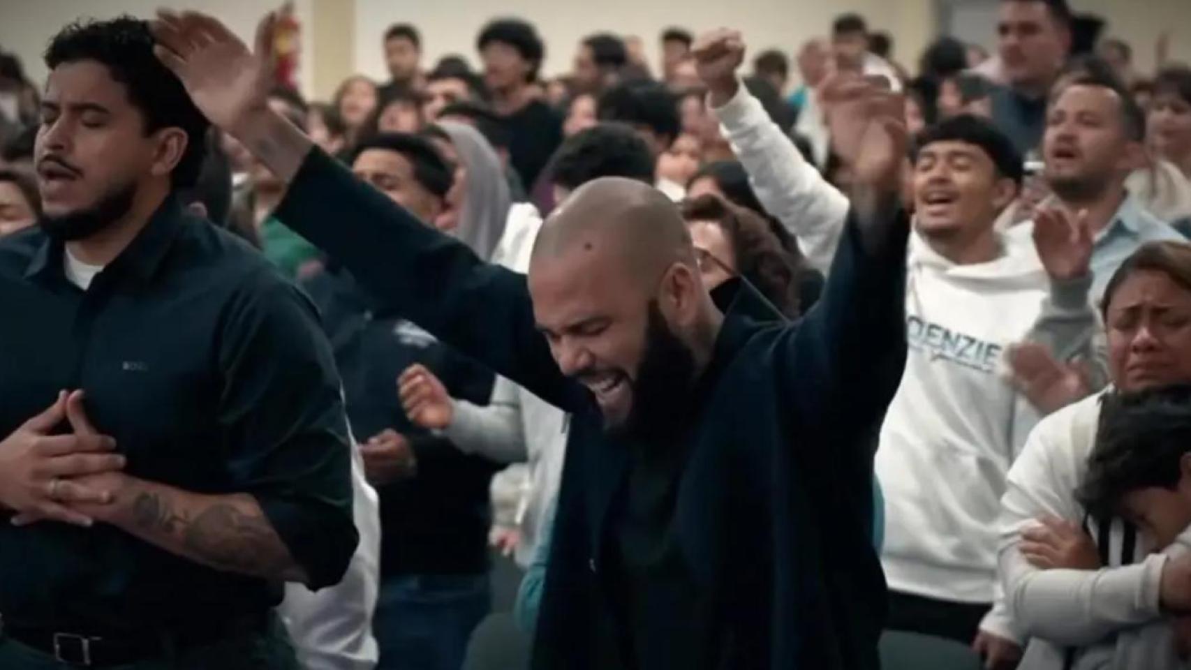 Dani Alves, durante una celebración litúrgica en una iglesia evangélica de Girona