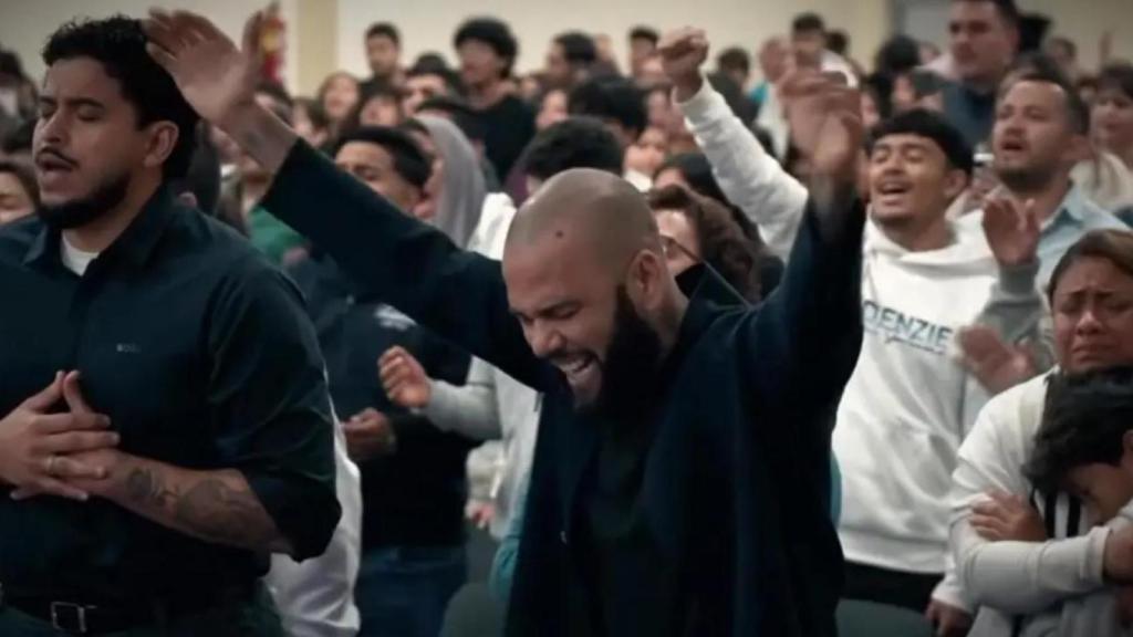 Dani Alves, durante una celebración litúrgica en una iglesia evangélica de Girona