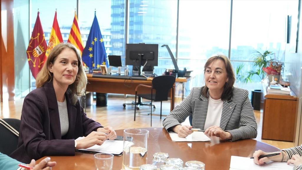 La presidenta de los Comuns en el Parlament, Jéssica Albiach, y la 'consellera' de Territorio, Vivienda, Transición Ecológica, Sílvia Paneque (imagen de archivo)