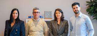 Selva Orejón, CEO de OnbrandinG, Jordi Sánchez, gerente en el equipo de delitos financieros de CaixaBAnk, Laura Caballero, directora de la Agència de Ciberseguretat de Catalunya, y David Expósito, redactor de Crónica Global