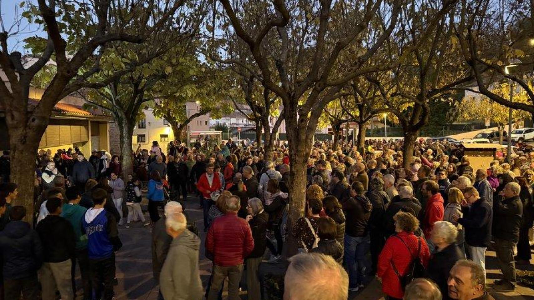 Concentración de los vecinos de Sant Hilari Sacalm