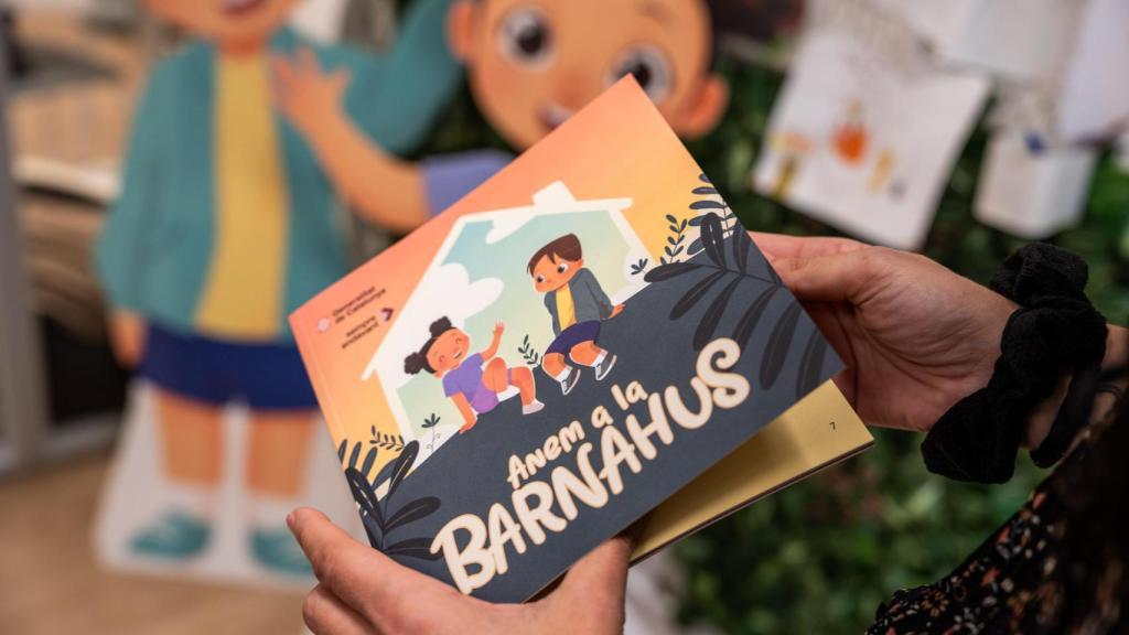 Un llibre divulgatiu que s'utilitza a la xarxa Barnahus, al Prat de Llobregat.