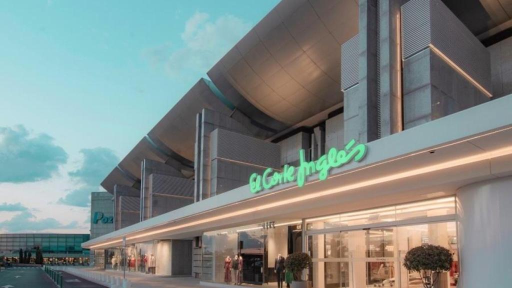 Fachada de uno de los centros de El Corte Inglés / EP