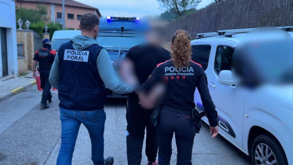 Els Mossos d'Esquadra detenen un home que assaltava a camioners