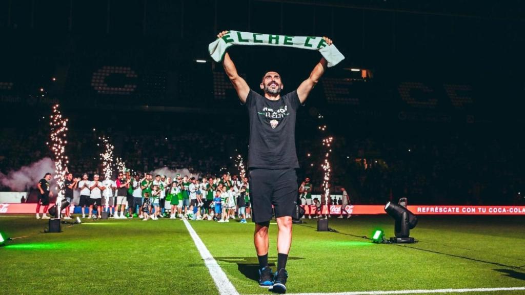 Eder Sarabia celebra l'ascens amb l'Elche a Primera Divisió