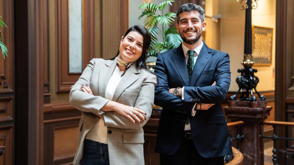 Cristina Capuz y Alexander Salvador, los dos miembros más jóvenes de la junta de gobierno del ICAB