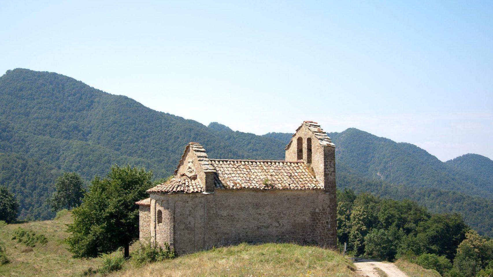 La olvidada iglesia románica del Pirineo que sobrevivió a un terremoto, la ermita de Sant Bartomeu de Covildases