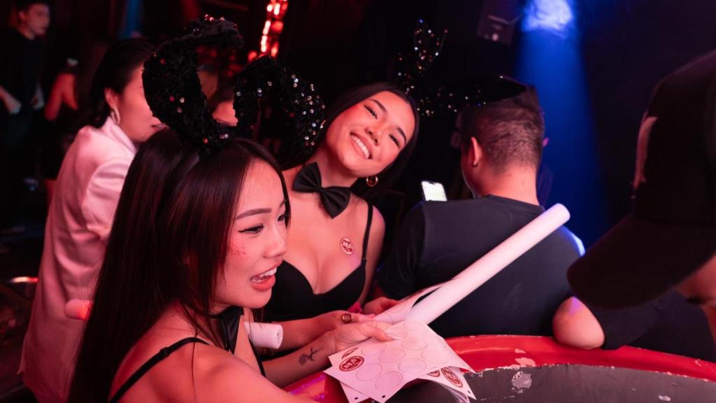 Jiale Shu y Adriana Zhang, dos de las fundadoras de la Eco Party