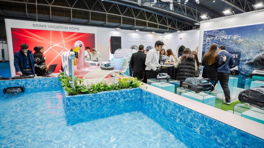 Els expositors mostren accessoris i tecnologies per millorar la sostenibilitat de les piscines