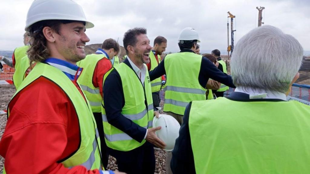 Els jugadors de l'Atlético de Madrid visiten les obres de la Ciutat Esportiva del Riyadh Air Metropolitano