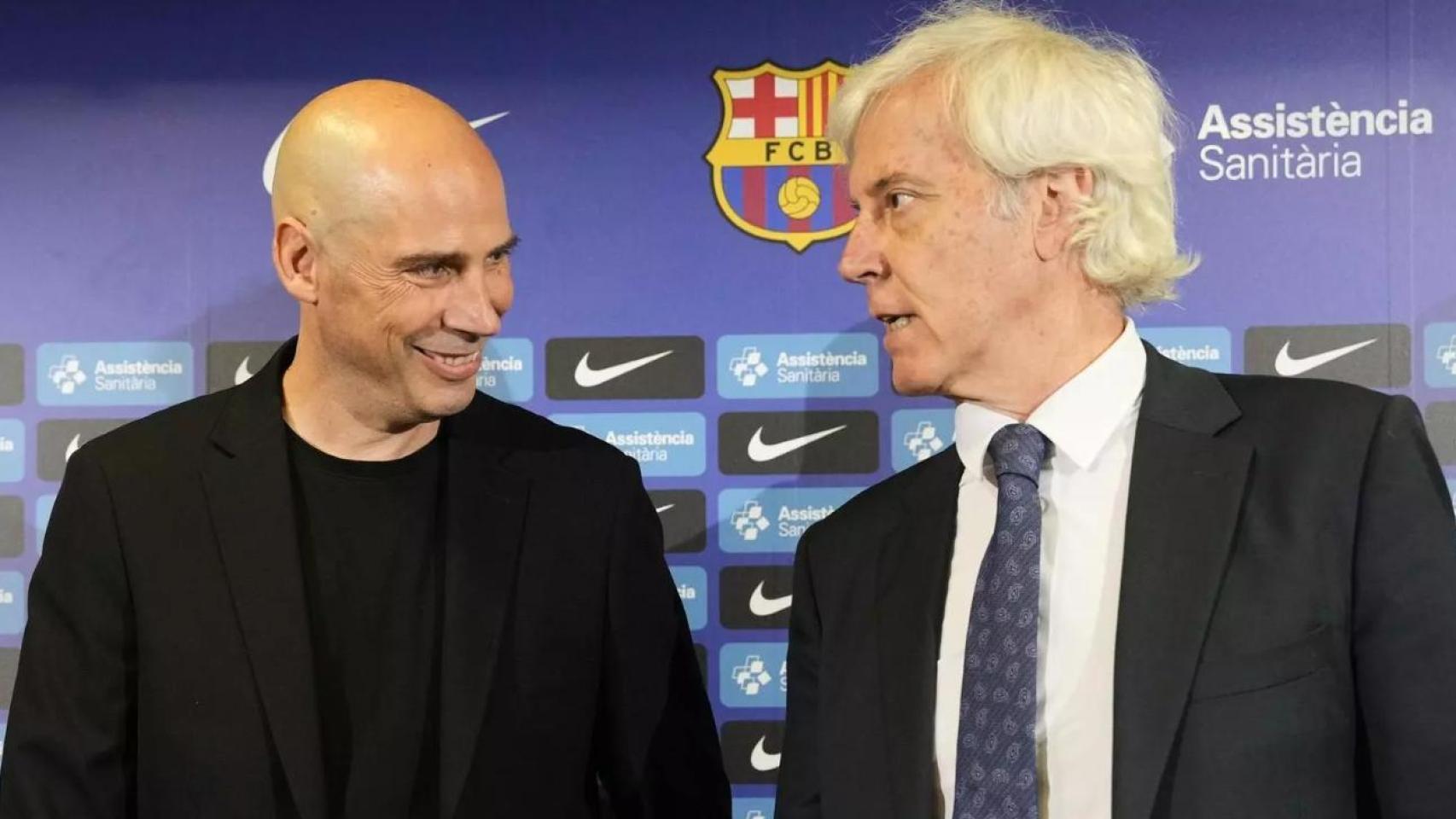 Joan Peñarroya y Josep Cubells, durante la presentación del técnico con el Barça de basket