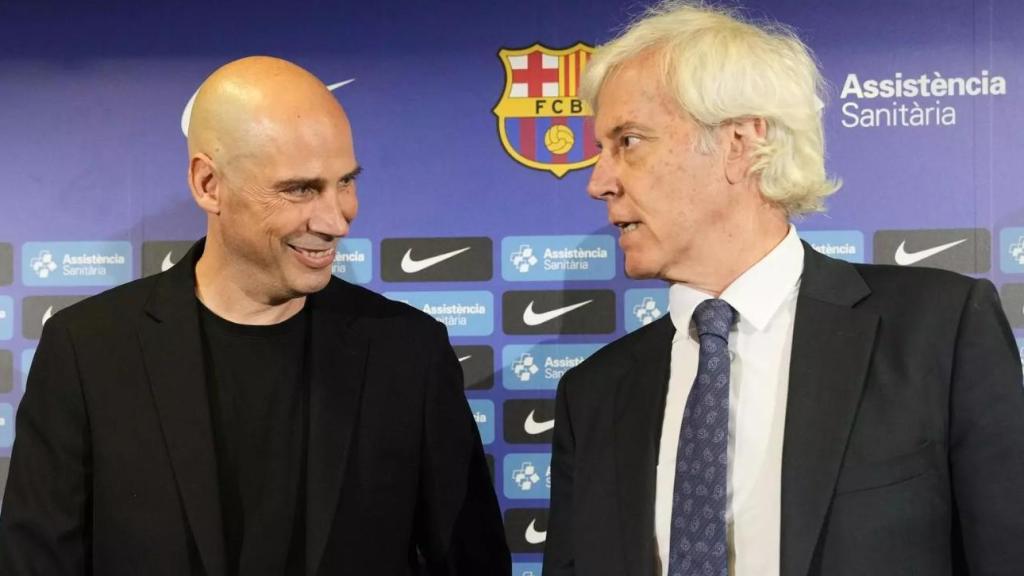 Joan Peñarroya y Josep Cubells, durante la presentación del técnico con el Barça de basket