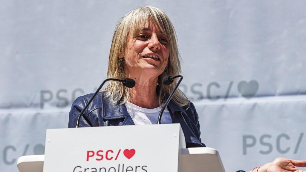 La alcaldesa de Granollers, Alba Barnusell, interviene durante la ‘Festa de la Rosa de Granollers’ organizada por el PSC