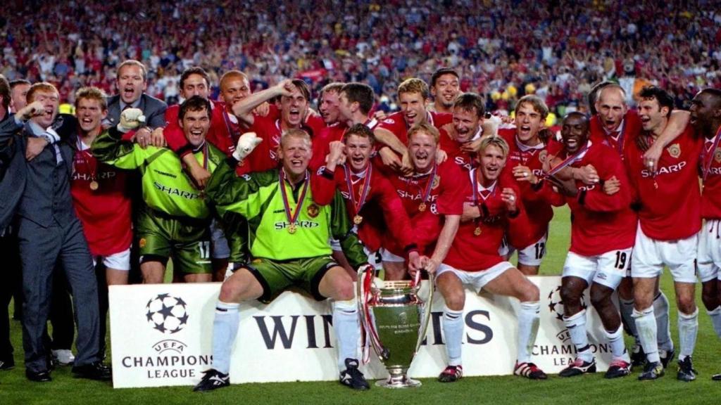 El Manchester United celebra la conquesta del Champions League 1999 al Camp Nou