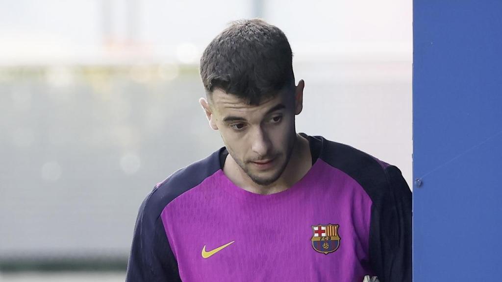 Joan García es retira de la gespa de la Ciutat Esportiva després d'entrenar-se en solitari