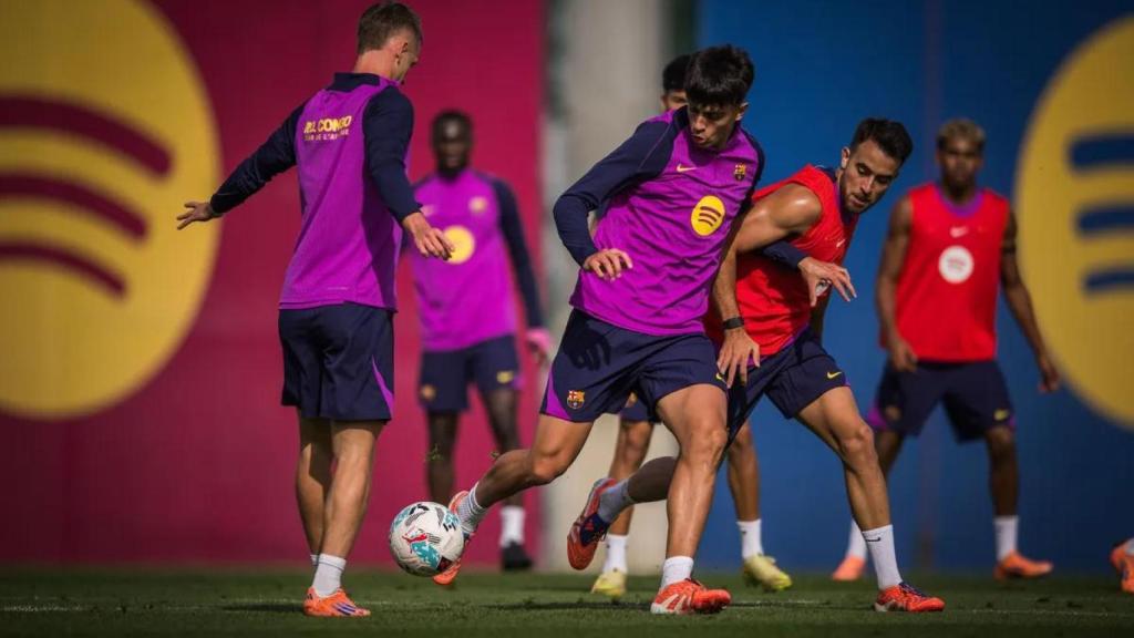 Els jugadors del Barça s'entrenen abans de rebre a l'Elx