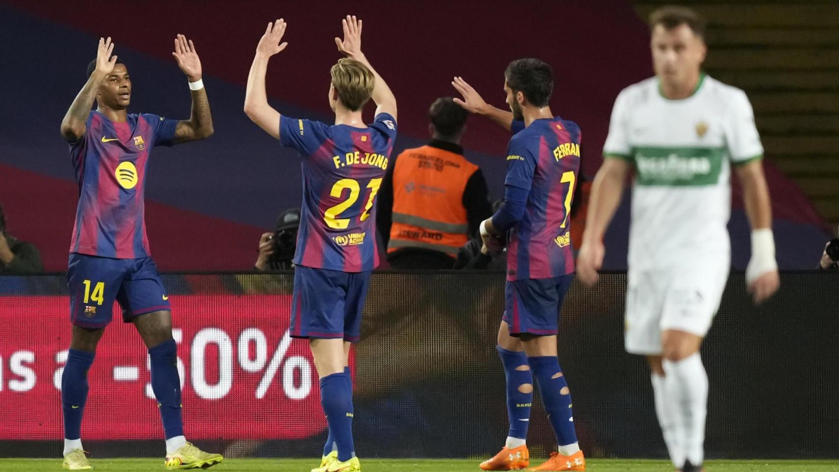 Marcus Rashford, Frenkie de Jong y Ferran Torres celebran un gol en el Barça-Elche