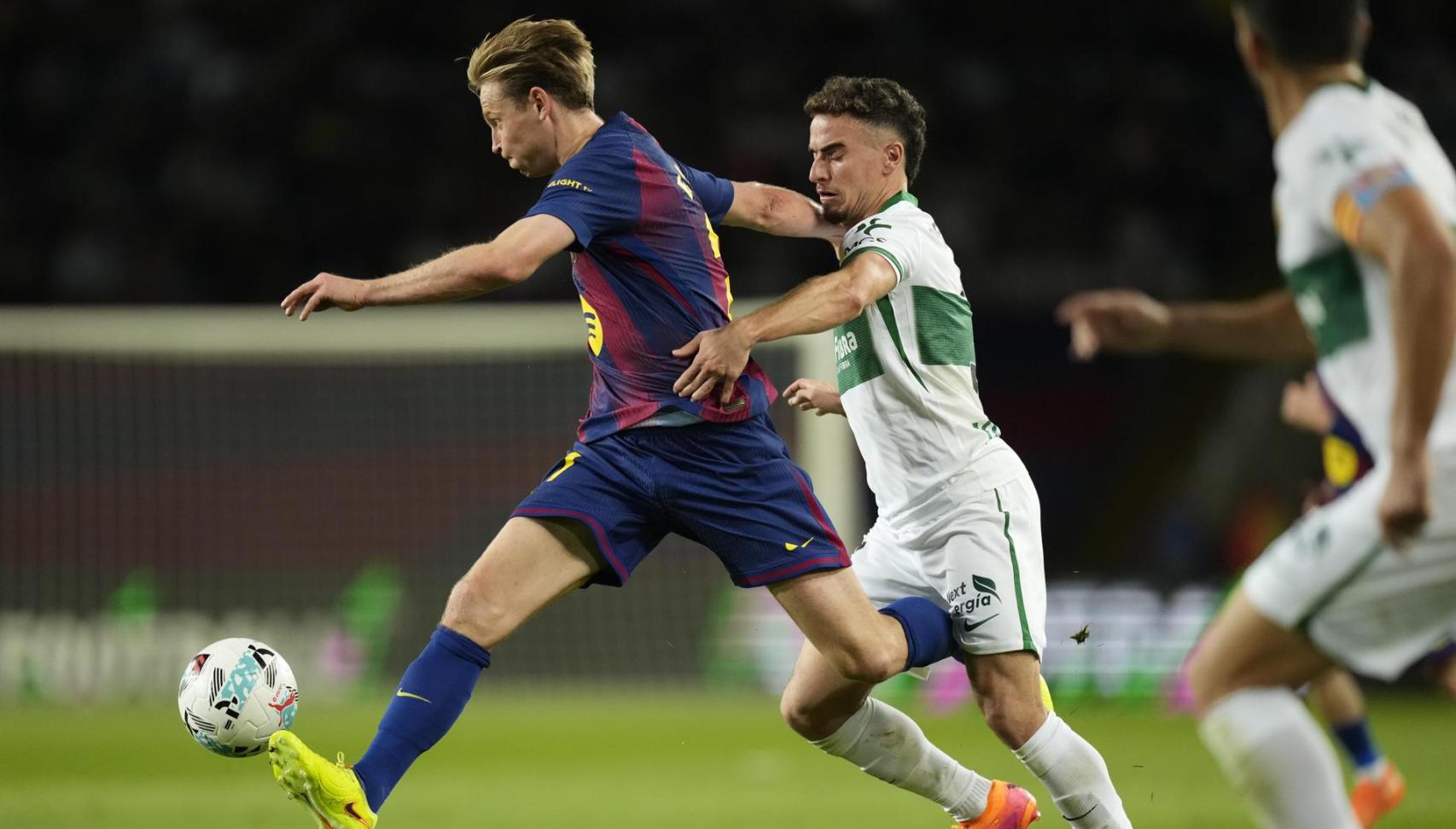 Frenkie de Jong durant el Barça-Elx