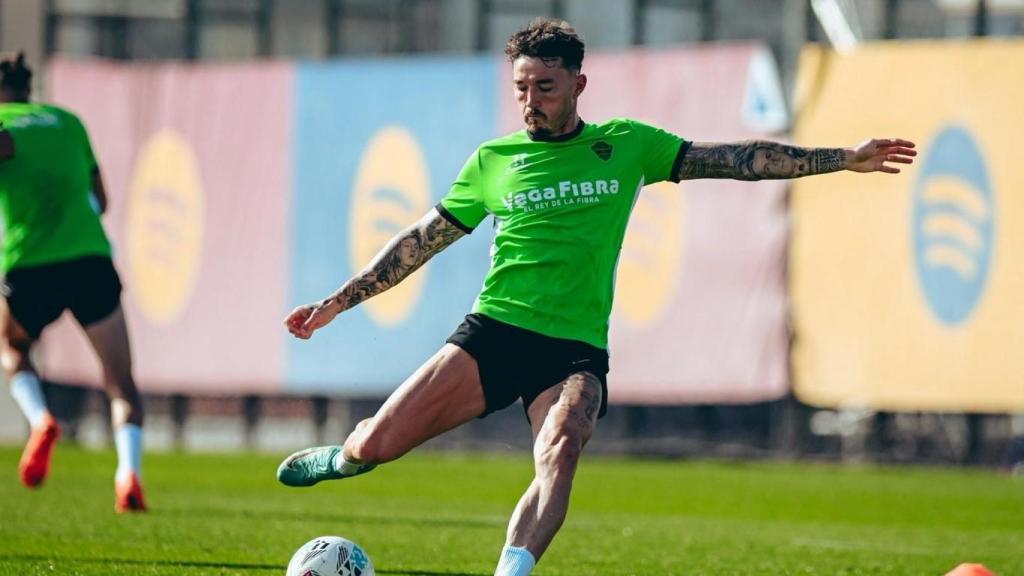 L'Elx s'entrena a la Ciutat Esportiva Joan Gamper