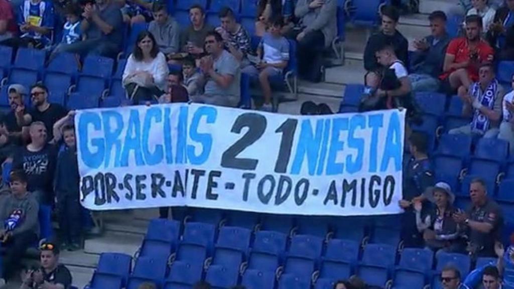 Pancarta d'agraïment a Iniesta al camp de l'Espanyol