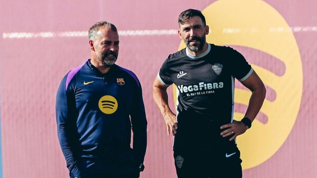 Hansi Flick acoge a Eder Sarabia en la ciudad deportiva del Barça