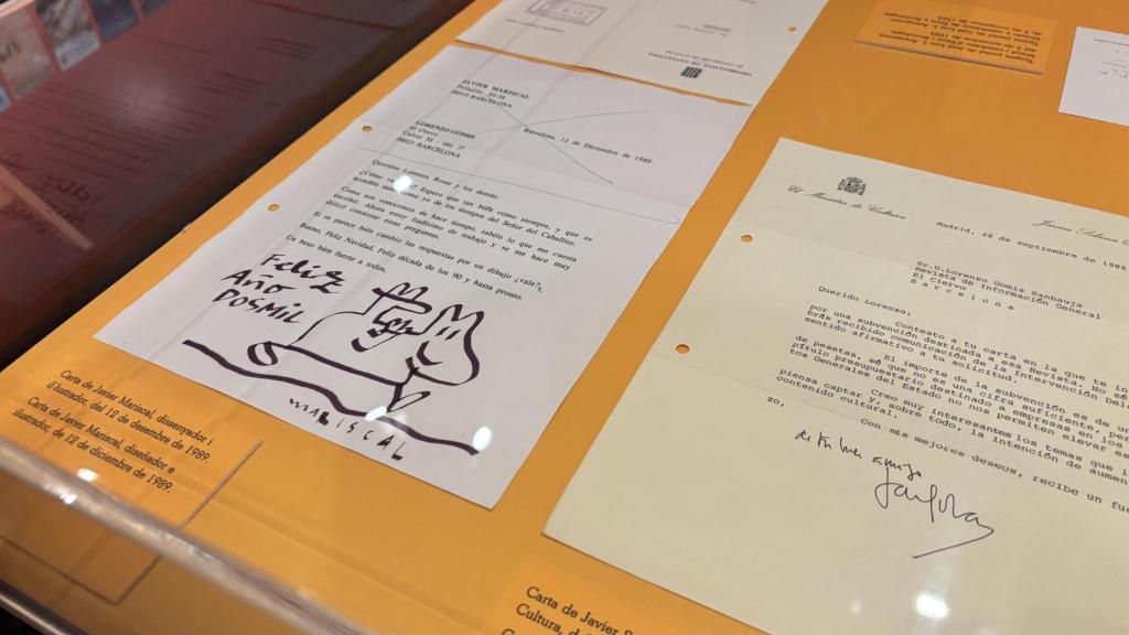 Una de les cartes exposades amb una il·lustració de Javier Mariscal