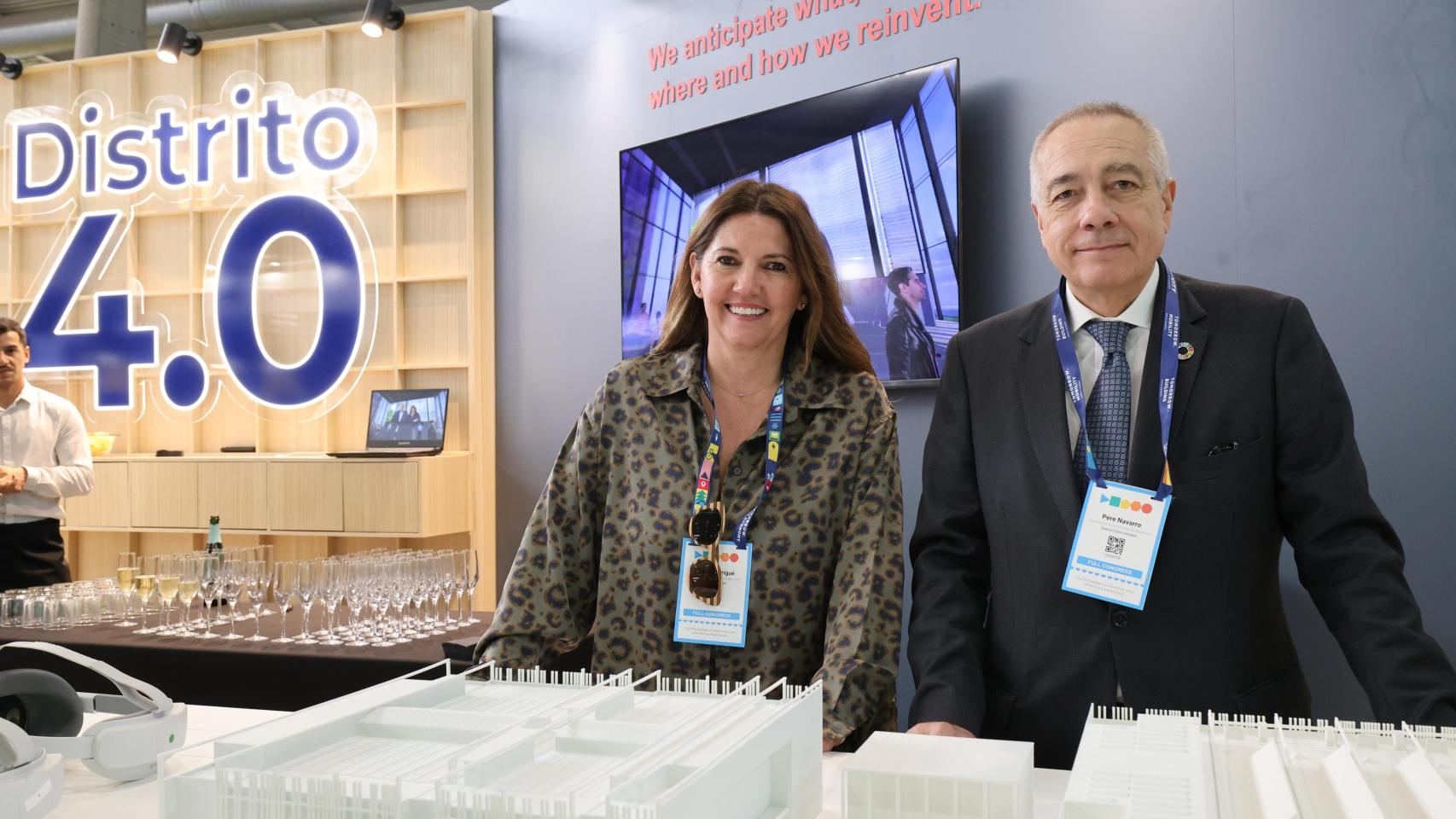 El delegado especial del Estado en el Consorcio de la Zona Franca de Barcelona (CZFB), Pere Navarro, y la directora general, Blanca Sorigué