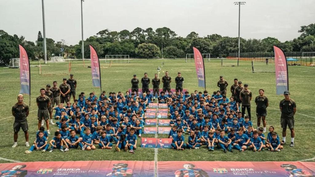 Los deportistas y los entrenadores en la Barça Academy Pro Miami