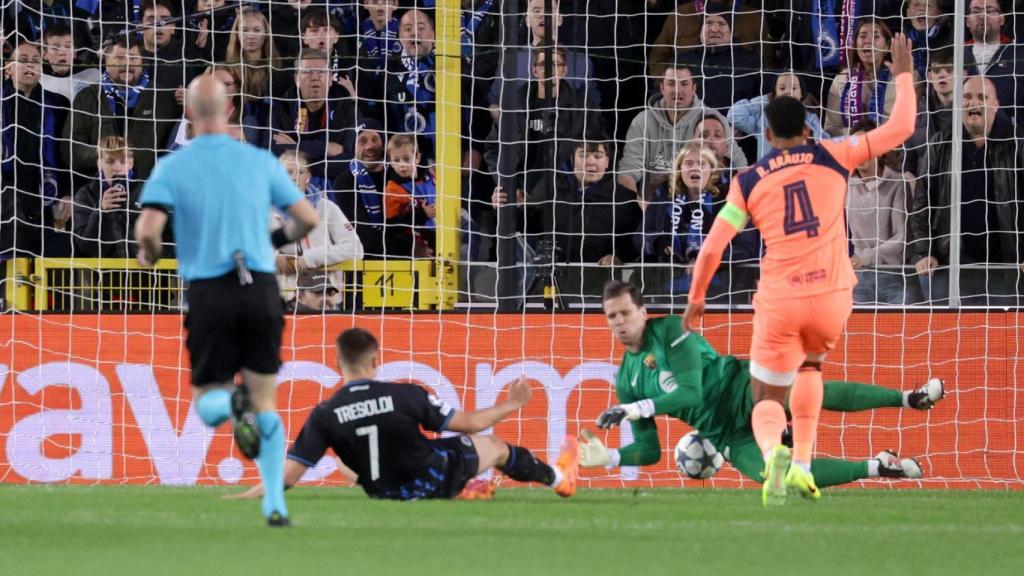 Tresoldi marca el primer gol del Bruges