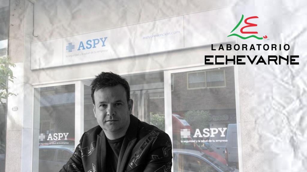 José Elías, ante una oficina de Aspy Prevención y el logo de Laboratorio Echevarne